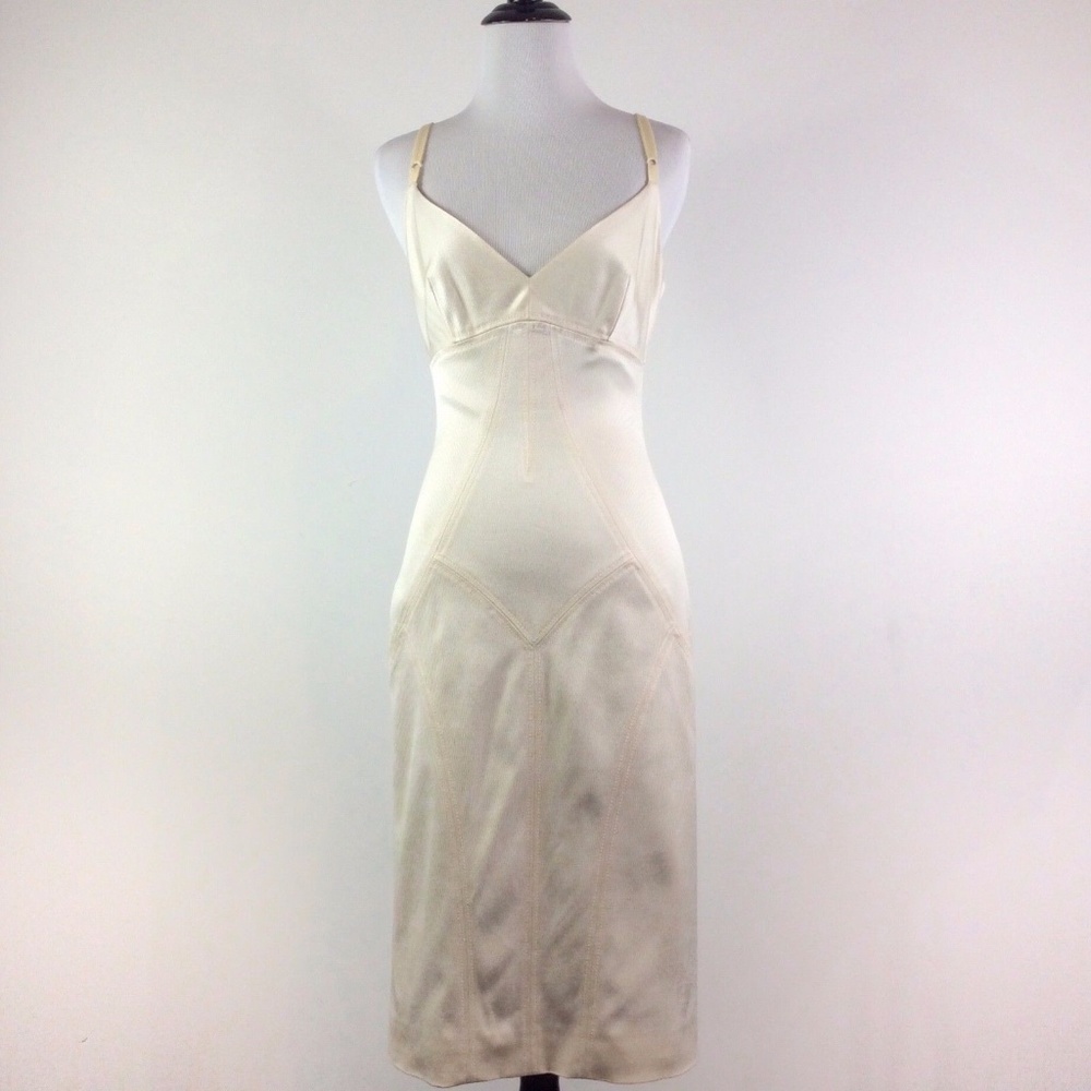 ❌SOLD❌Dolce & Gabbana Cream Stretchy Bodycon Dress - Picture 2 of 8